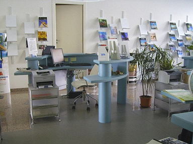 Ebube Viaggi: interno agenzia Matera